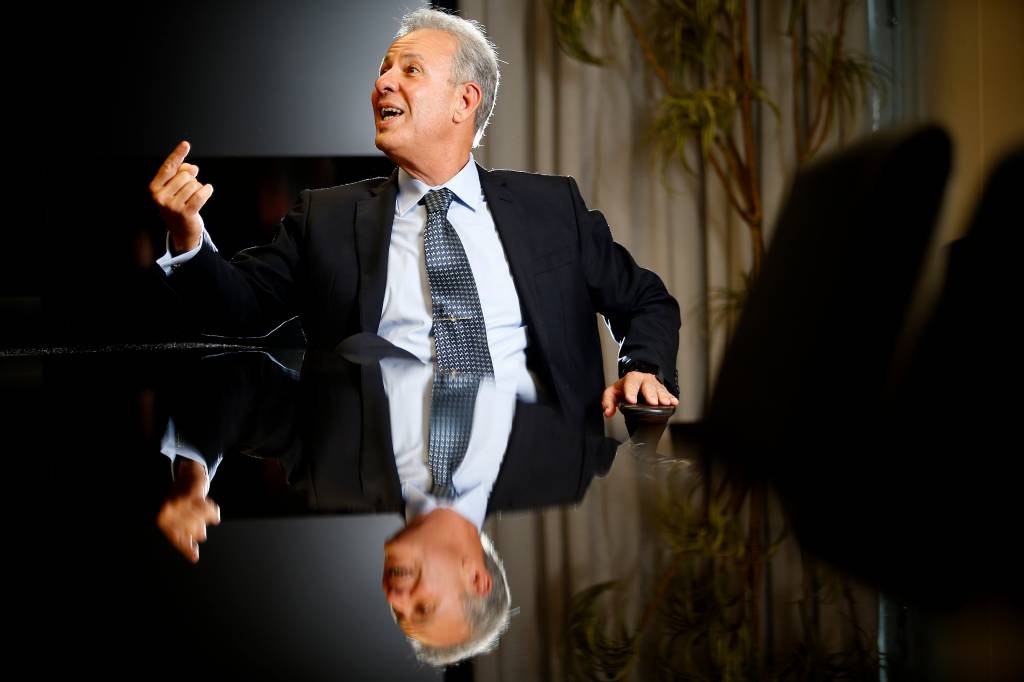 Deputado quer explicação sobre exoneração de ministro de Minas e Energia