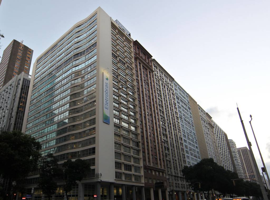 Eletrobras anuncia R$ 4 bilhões em dividendos; confira detalhes