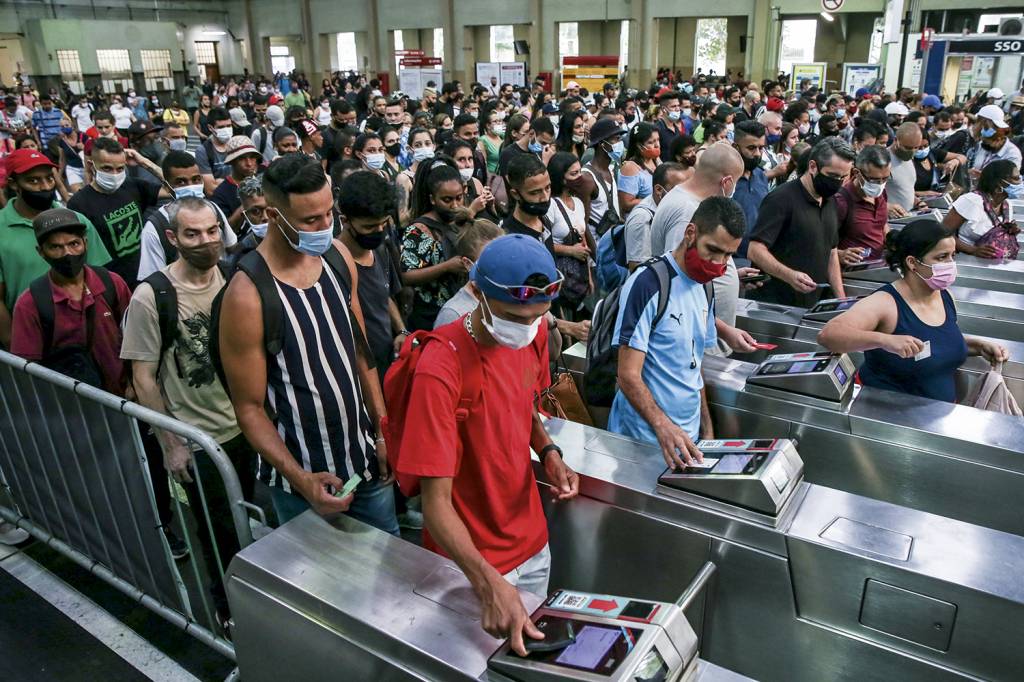 GettyImages-1365468515.jpg PANDEMIA - Propostas vagas até de reestruturação do SUS, que foi fundamental no combate à Covid-19 -