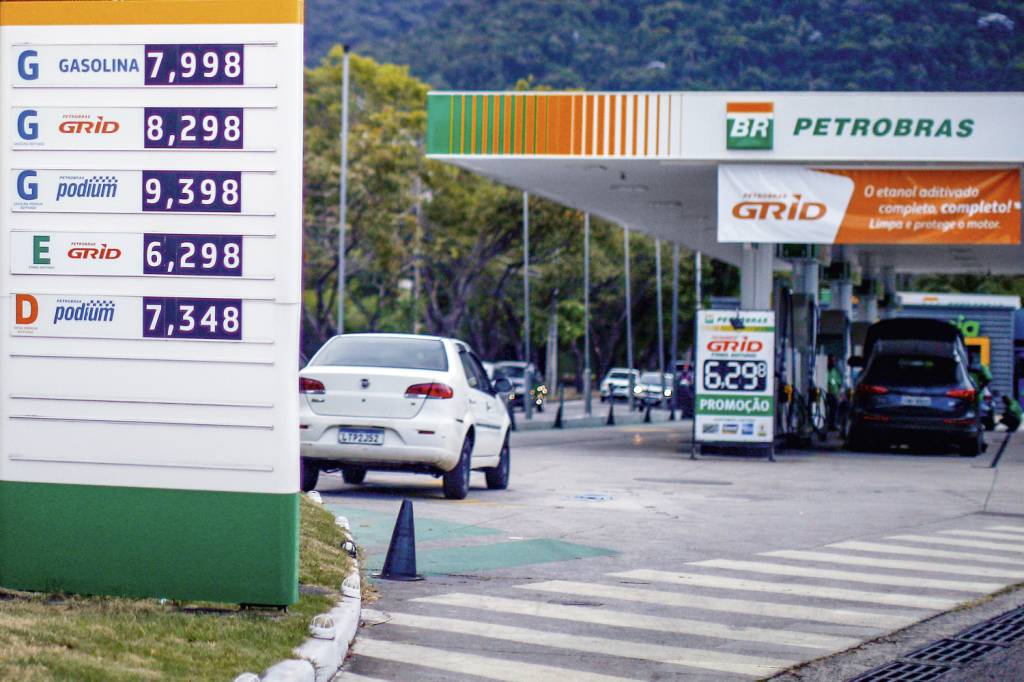 GettyImages-1384657464.jpg PREÇO NAS ALTURAS - Aumento de custos como o da gasolina está entre as maiores aflições dos eleitores -
