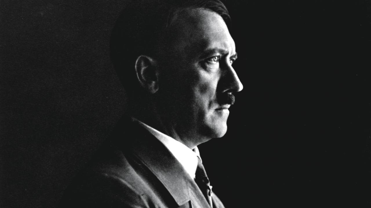 SENHOR DA MENTIRA - O ditador alemão: tema favorito das especulações mais alopradas — e perigosas -