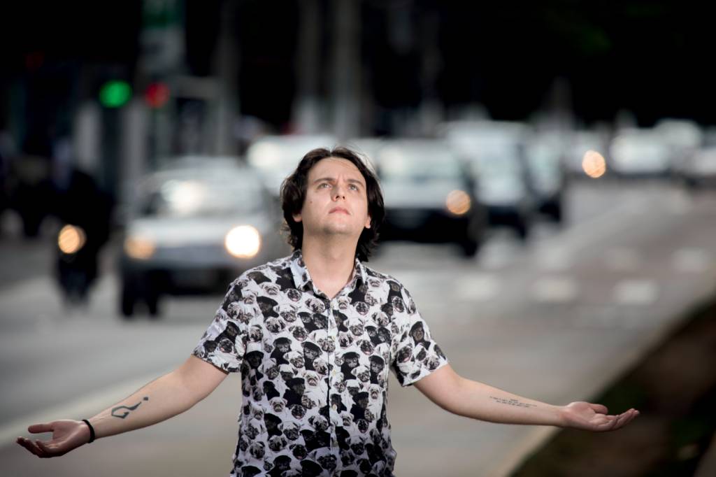 IAN PERLUGIERI-EGB_9239t.jpg REVIRAVOLTA - O roteirista Ian Perlungieri, 27 anos, nasceu em família católica, estudou em colégio de padres e frequentava a igreja até se ver desconectado dela na adolescência. “Já não encontrava respostas ali e procurei a ciência para compreender o que não entendia”, conta o hoje ateu. -