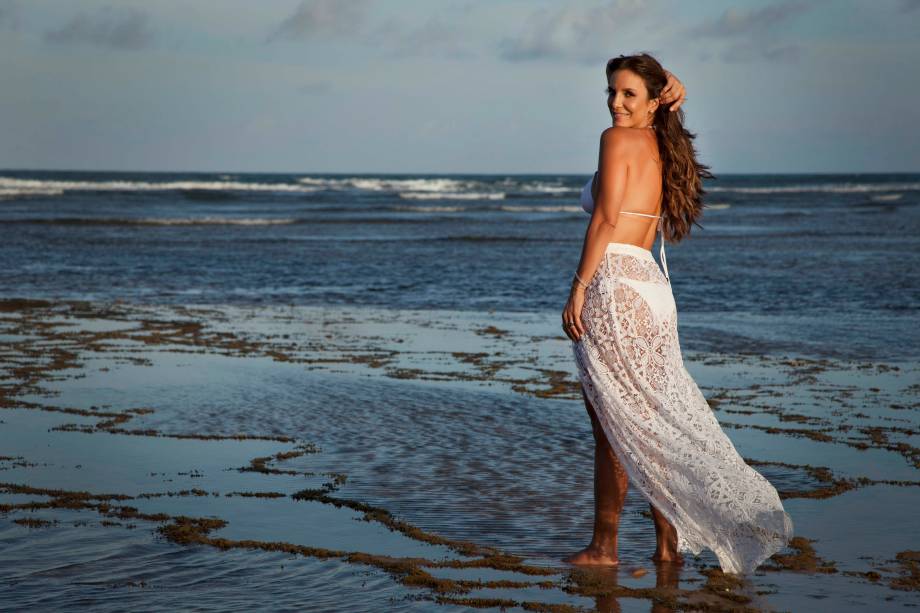 Cantora Ivete Sangalo em entrevista para a revista Contigo, no Rio de Janeiro, 2012. Cantora Ivete Sangalo em entrevista para a revista Contigo, no Rio de Janeiro, 2012.