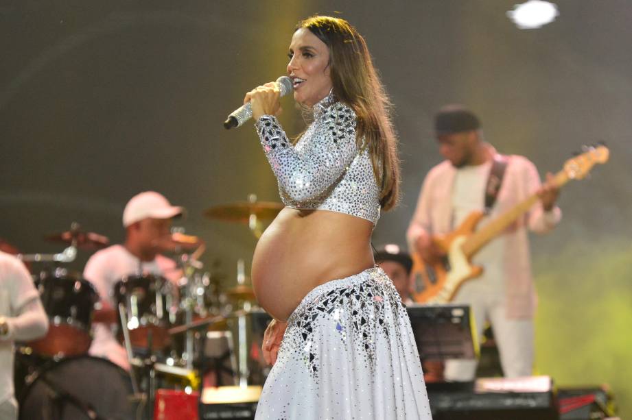 Ivete Sangalo, grávida no show do reveillon em Salvador, Bahia, 2018. Ivete Sangalo, grávida no show do reveillon em Salvador, Bahia, 2018.