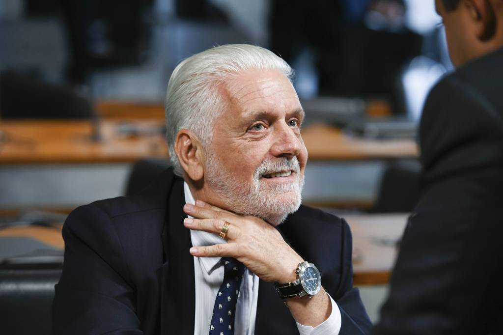 JAQUES-WAGNER_f43897af1c_o.jpg Jaques Wagner, relator da proposta, leu relatório favorável à sua aprovação na CCJ