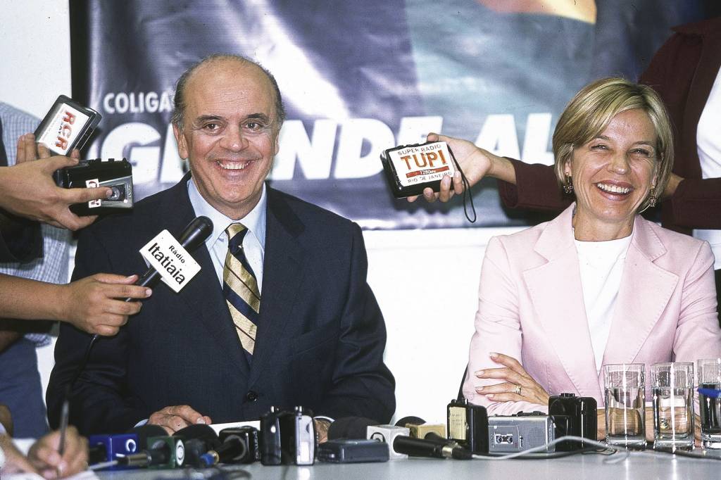 JOSE-SERRA-RITA-CAMATA-2002-063.jpg OUTRA ERA - Serra e Rita Camata: PSDB e MDB só formaram chapa em 2002 -