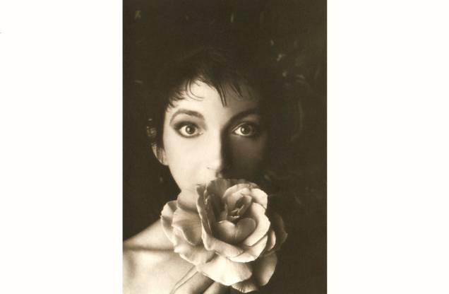 Cantora e compositora inglesa Kate Bush, em 1989. Cantora e compositora inglesa Kate Bush, em 1989.