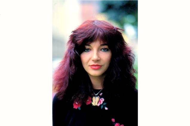 Cantora e compositora inglesa Kate Bush, em 1985. Cantora e compositora inglesa Kate Bush, em 1985.