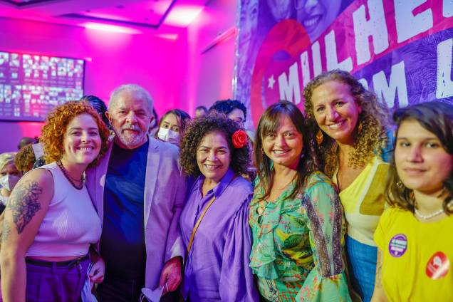 10.03.2022 - Lula participa de evento em homenagem ao Dia Internacional das Mulheres, em São Paulo, com a presença de lideranças femininas. 10.03.2022 - Lula participa de evento em homenagem ao Dia Internacional das Mulheres, em São Paulo, com a presença de lideranças femininas.
