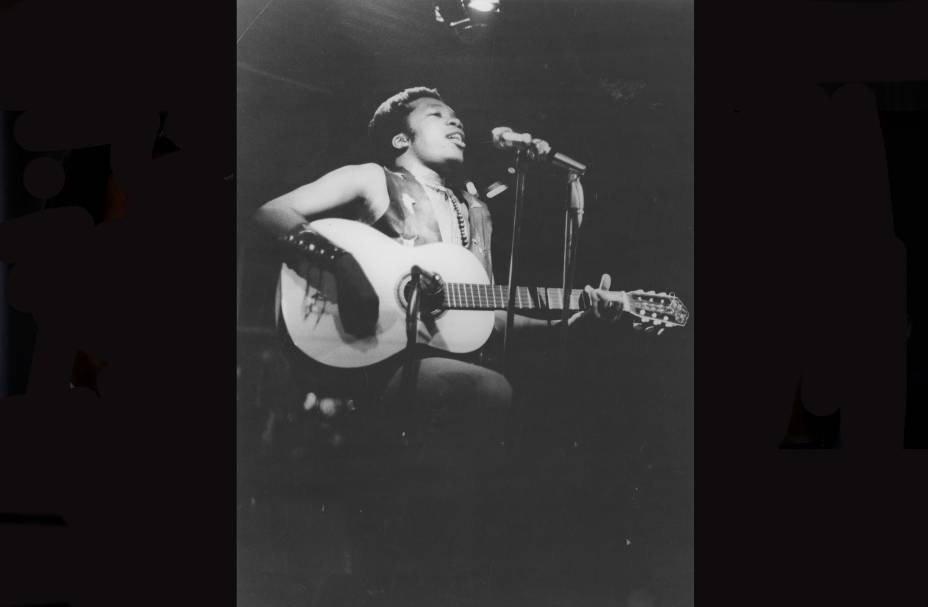 Milton Nascimento em apresentação no Rio de Janeiro. Anos 70.