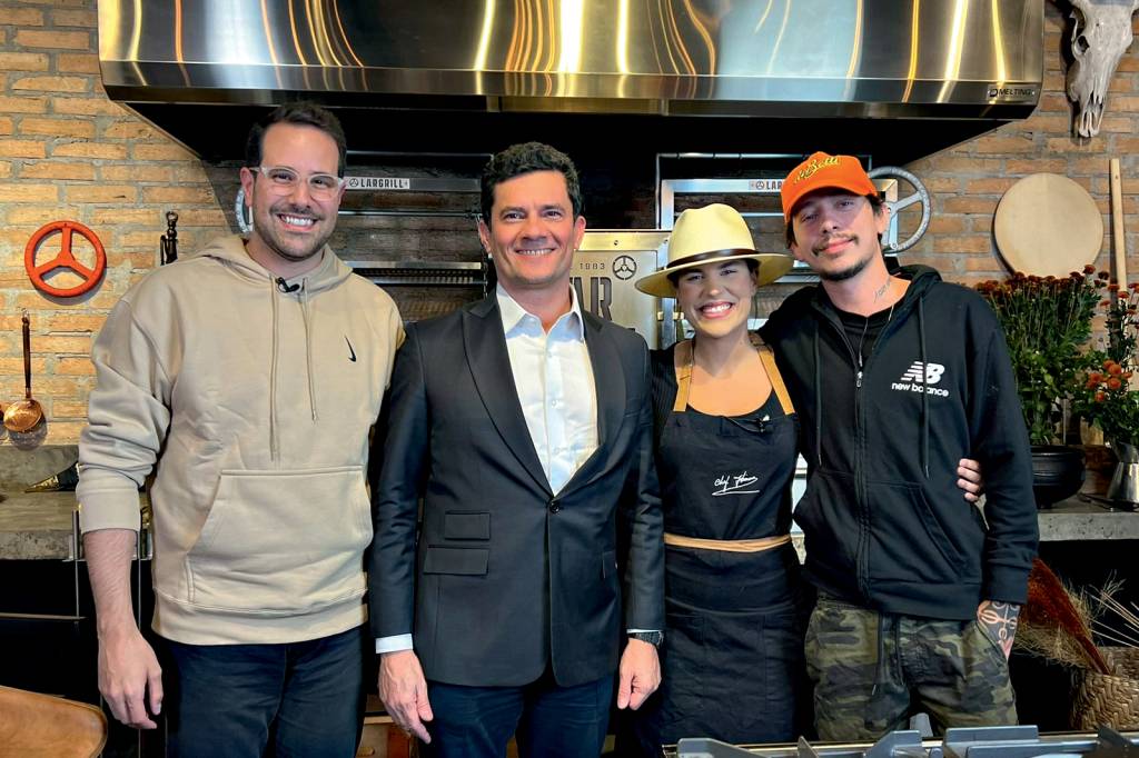 SERGIO MORO-TALK CHURRAS-2022-012.jpeg PLANOS B E C - Moro, cumprindo agendas paroquiais no interior de São Paulo: Senado ou Câmara são opções -