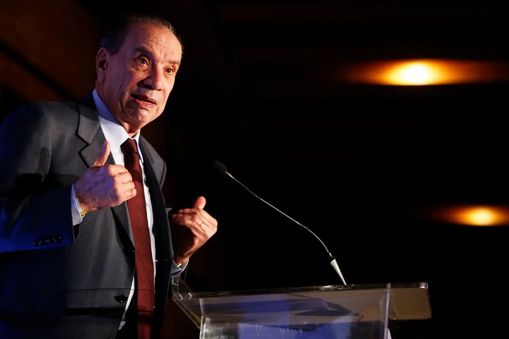 Aloysio Nunes, que foi ministro de FHC e Temer, diz que apoiará Lula no primeiro turno -