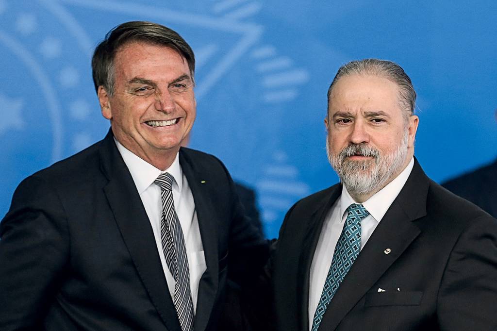 Cid diz que Aras marcava reuniões direto com Bolsonaro; veja vídeo