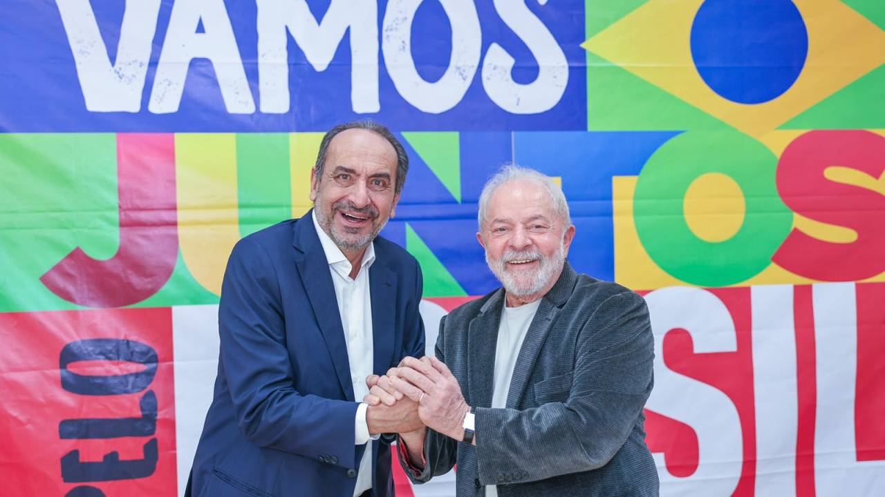 O ex-prefeito de Belo Horizonte Alexandre Kalil (PSD) e o ex-presidente Lula (PT): aliança encaminhada