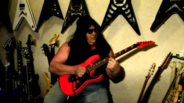 Richard Benson, o "pior guitarrista do mundo", morreu aos 67 anos, em Roma, na Itália