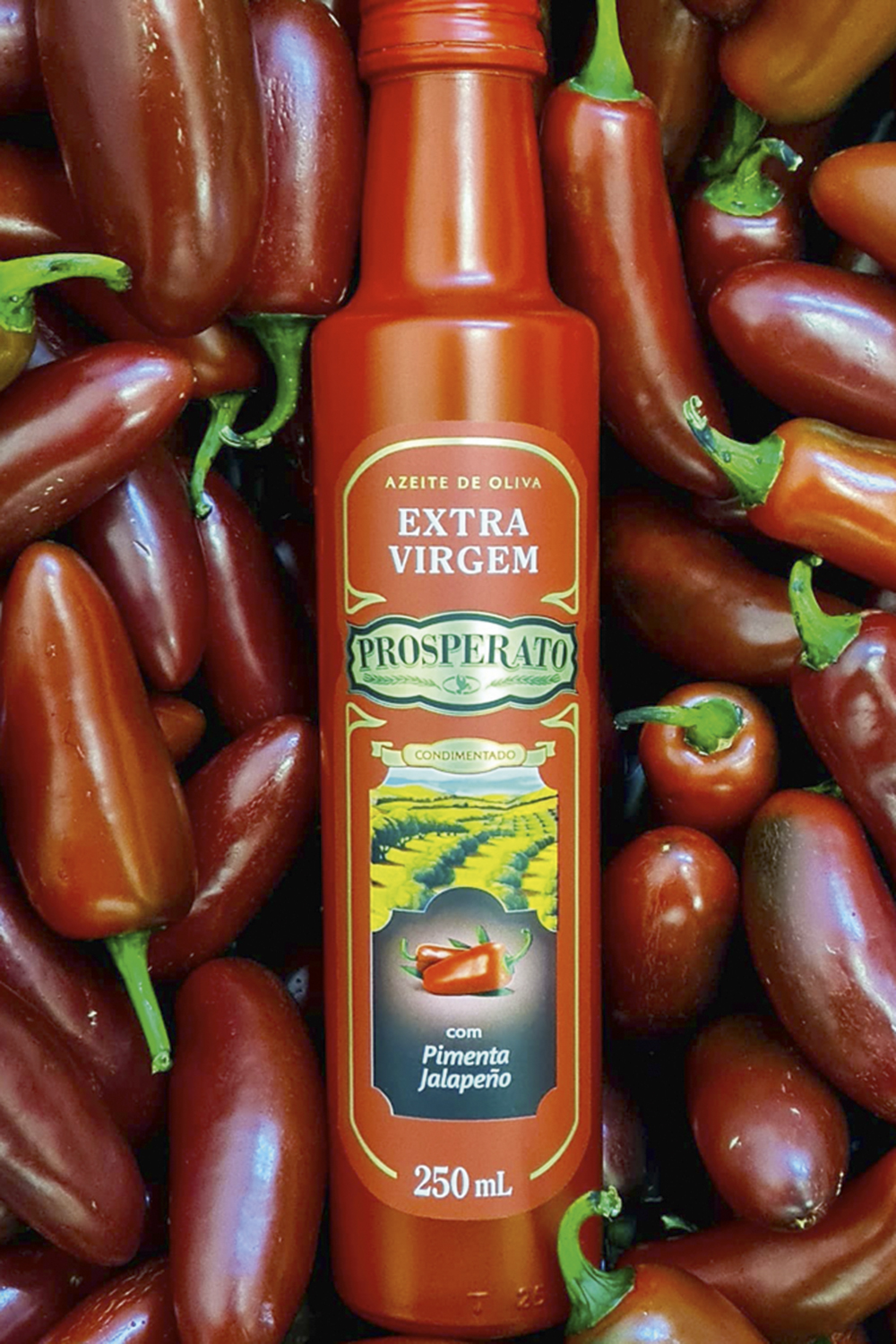 AZEITE-PROSPERATO—PIMENTA-JALAPENO-3.jpg PROSPERATO COM PIMENTA - Produzido com infusão de pimenta jalapeño em Caçapava do Sul, no Rio Grande do Sul, foi eleito um dos melhores aromatizados do mundo -
