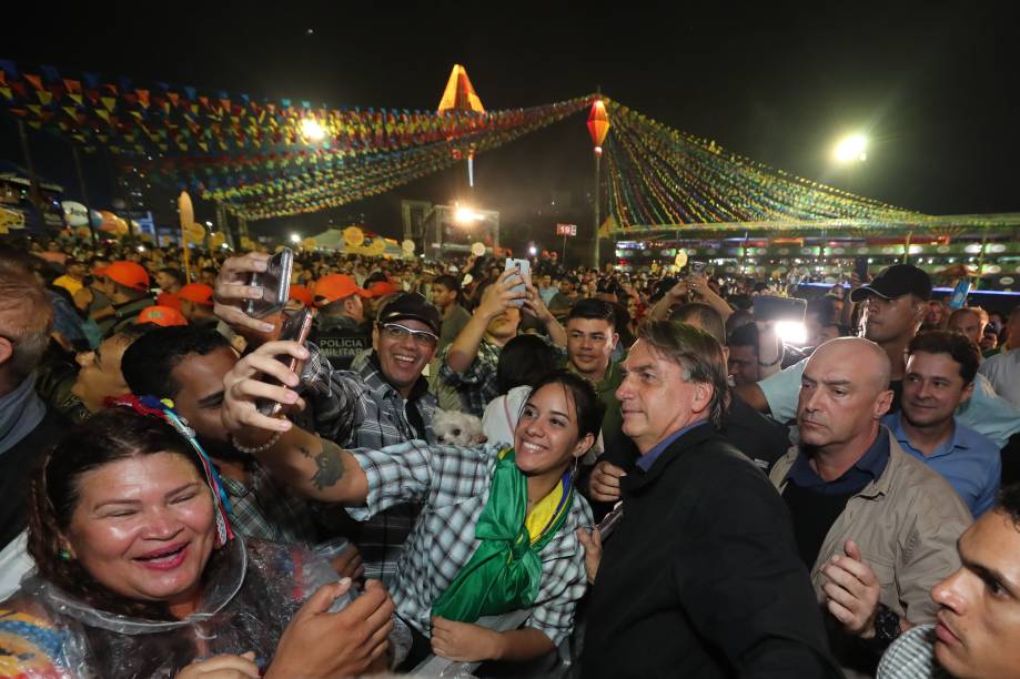 Presidente Jair Bolsonaro visita à Festa de São João de Caruaru-PE, 23/06/2022. Presidente Jair Bolsonaro visita à Festa de São João de Caruaru-PE, 23/06/2022.