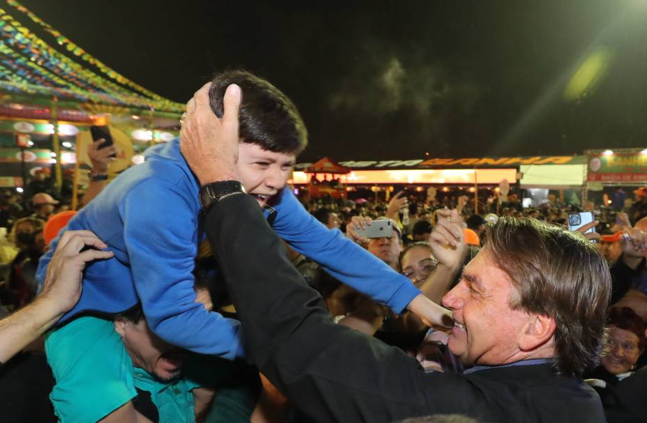 Presidente Jair Bolsonaro, durante visita à Festa de São João de Caruaru-PE, 23/06/2022. Presidente Jair Bolsonaro, durante visita à Festa de São João de Caruaru-PE, 23/06/2022.