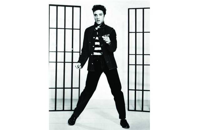 Elvis Presley apresenta a música Jailhouse, de 1953. Elvis Presley apresenta a música Jailhouse, de 1953.
