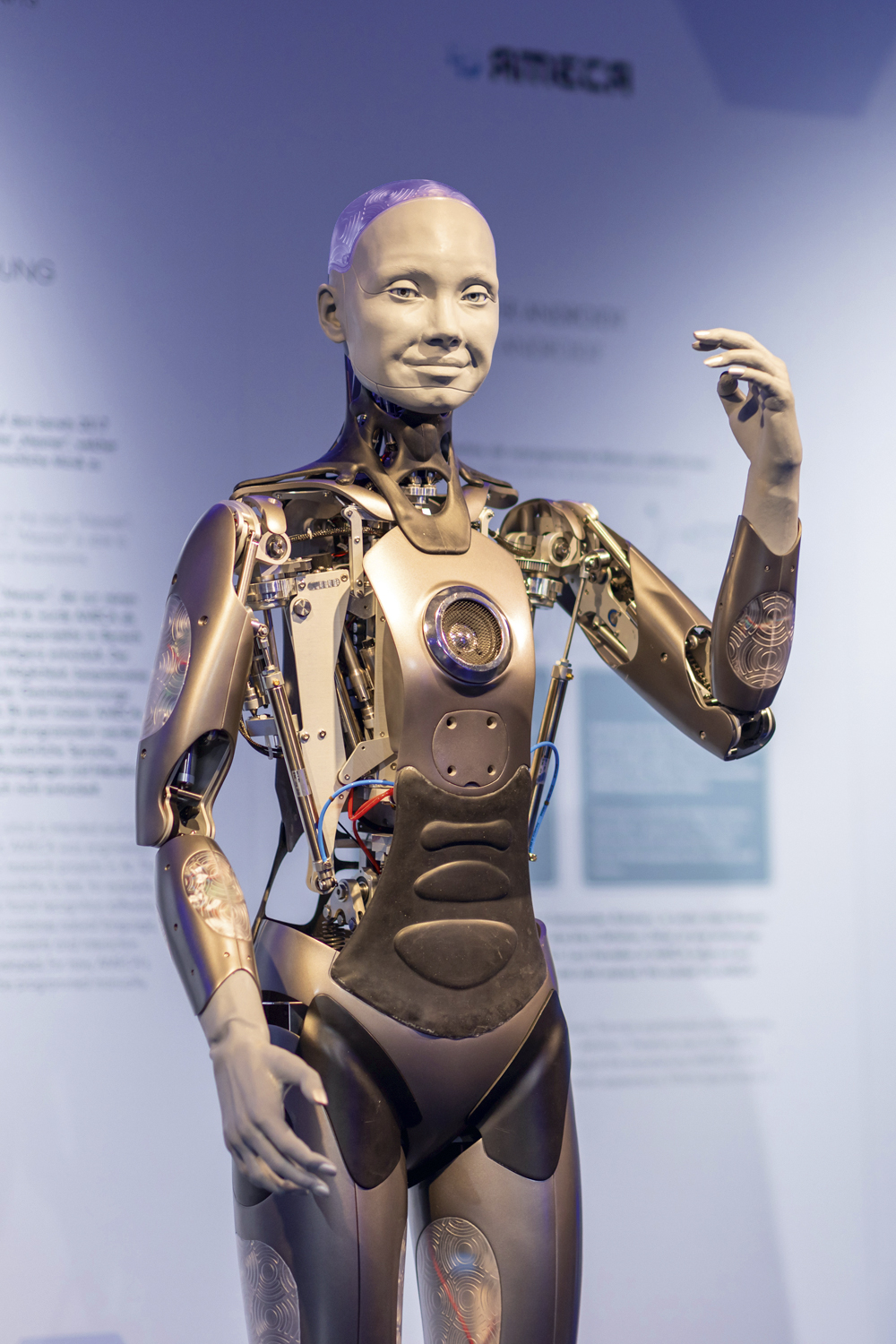GettyImages-1240415219.jpg CÓPIA FIEL - Robô Ameca: imitação de expressões faciais humanas -
