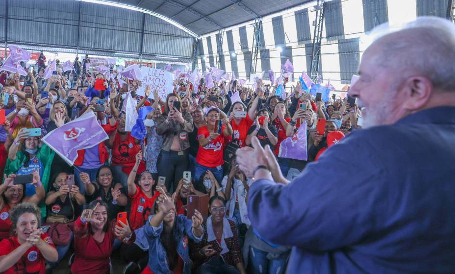 Lula discute o custo de vida e o direito à alimentação em encontro com mulheres na vila Brasilândia, em São Paulo, 30.04.2022. Lula discute o custo de vida e o direito à alimentação em encontro com mulheres na vila Brasilândia, em São Paulo, 30.04.2022.