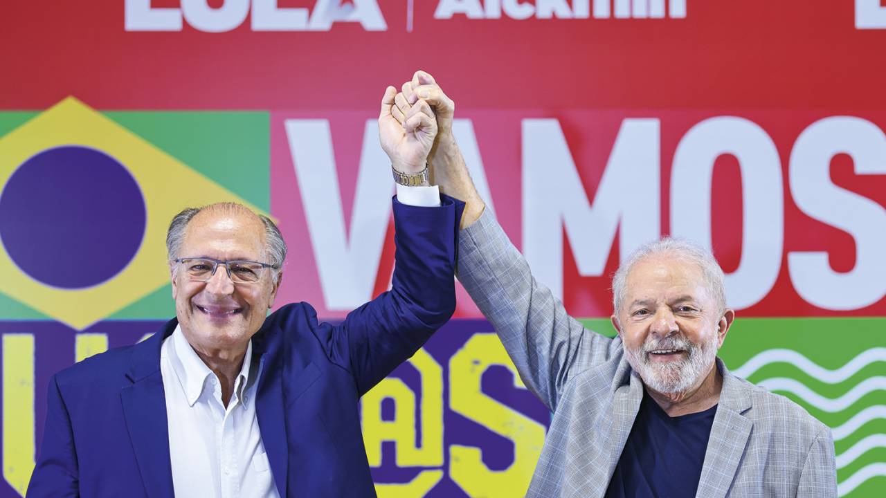 EM AMBIENTE CONTROLADO - Lula: pacificador, ponderado, conciliador, democrata e avesso a radicalismos -