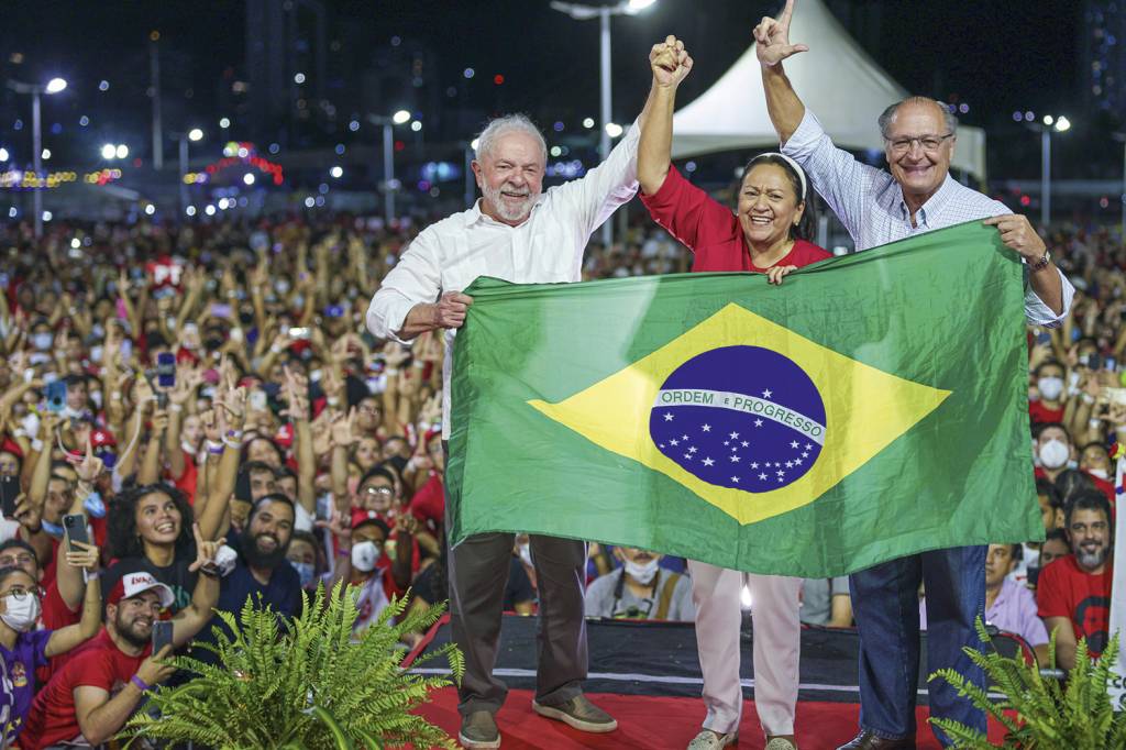 Fátima Bezerra: ‘Auxílio Brasil não teve o efeito que Bolsonaro esperava’