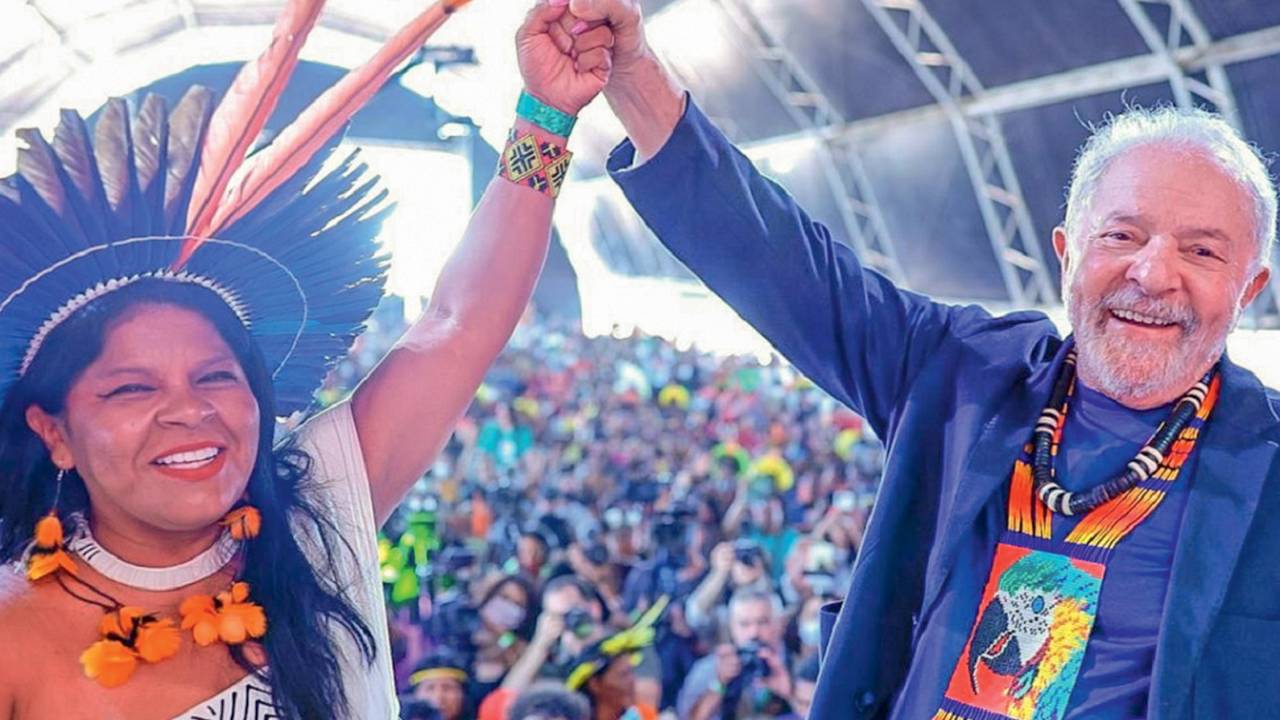 ESQUERDA - Sonia Guajajara, apoiadora de Lula: “Não aguentamos mais as dragas do garimpo ilegal sugando crianças” -