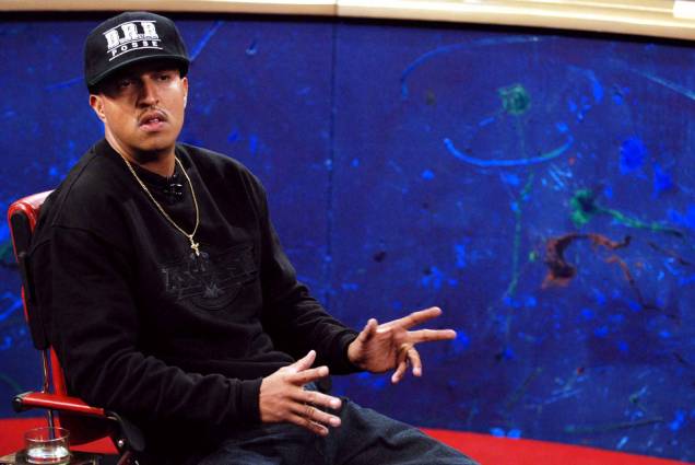 O rapper Mano Brown no centro do Roda-viva da TV Cultura, em 2006. O rapper Mano Brown no centro do Roda-viva da TV Cultura, em 2006.
