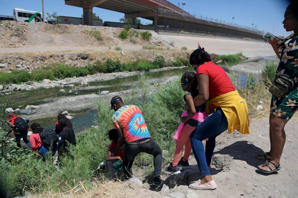 MEXICO-US-MIGRATION-TITLE 42 NÓ DA QUESTÃO - Imigrantes na fronteira: o aumento do número de ilegais será um dos principais assuntos da cúpula -