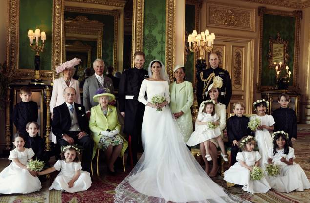 Palácio de Kensington, duque e duquesa de Sussex em 21/05/2018 mostra Príncipe Harry, Duque de Sussex da Grã-Bretanha, sua esposa Meghan, Duquesa de Sussex, posando para uma fotografia oficial de casamento com Camilla da Grã-Bretanha, Duquesa da Cornualha, Príncipe Charles da Grã-Bretanha, Príncipe de Gales, Doria Ragland, mãe da Duquesa de Sussex. Palácio de Kensington, duque e duquesa de Sussex em 21/05/2018 mostra Príncipe Harry, Duque de Sussex da Grã-Bretanha, sua esposa Meghan, Duquesa de Sussex, posando para uma fotografia oficial de casamento com Camilla da Grã-Bretanha, Duquesa da Cornualha, Príncipe Charles da Grã-Bretanha, Príncipe de Gales, Doria Ragland, mãe da Duquesa de Sussex.