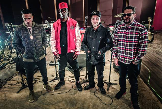 Mano Brown, Ice Blue, KL Jay e Edi Rock, integrantes do grupo de rap Racionais MC's, durante ensaio fotográfico para a revista Veja São Paulo. 2019. Mano Brown, Ice Blue, KL Jay e Edi Rock, integrantes do grupo de rap Racionais MC's, durante ensaio fotográfico para a revista Veja São Paulo. 2019.