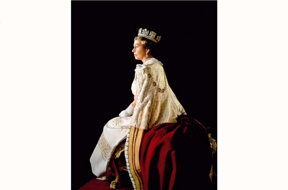Retrato da rainha Elizabeth II , durante ensaio fotográfico no Palácio de Buckingham, em 1989. Retrato da rainha Elizabeth II , durante ensaio fotográfico no Palácio de Buckingham, em 1989.