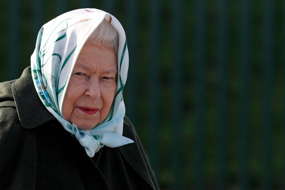 A rainha Elizabeth II da Grã-Bretanha, durante sua visita à estação de bombeamento Wolferton em Norfolk, leste da Inglaterra, em 05/02/2020, onde abriu oficialmente a nova estação.