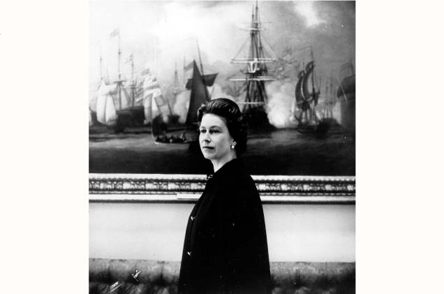 21/04/1969; A rainha Elizabeth II da Inglaterra comemora seu 43º aniversário e é fotografada no Palácio de Buckingham. 21/04/1969; A rainha Elizabeth II da Inglaterra comemora seu 43º aniversário e é fotografada no Palácio de Buckingham.