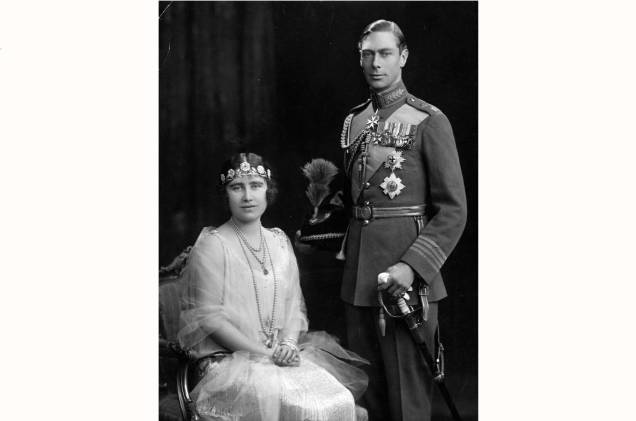 26/04/1923- O duque e a duquesa de York no dia do casamento, tornando-se mais tarde o rei George VI (1895 - 1952) e a rainha Elizabeth (1900 - 2002). 26/04/1923- O duque e a duquesa de York no dia do casamento, tornando-se mais tarde o rei George VI (1895 - 1952) e a rainha Elizabeth (1900 - 2002).