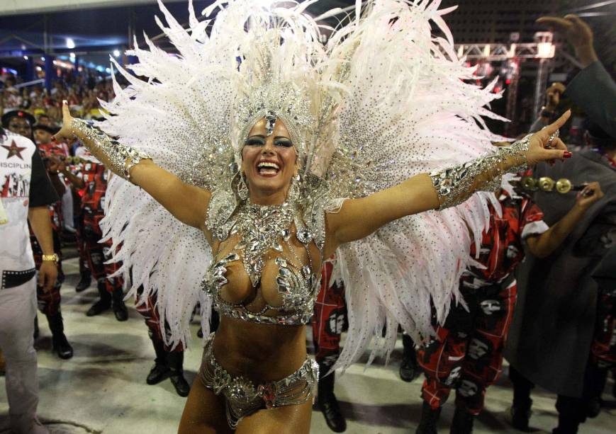 Viviane Araujo, rainha de bateria, no desfile da escola de samba do grupo especial Salgueiro, no Sambódromo da Marquês de Sapucai, Rio de Janeiro. 10/02/2013.