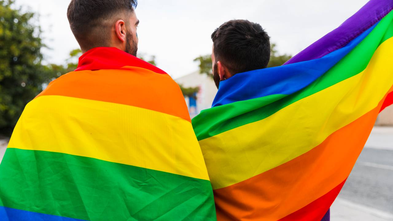 18% afirmaram preferir comprar produtos ou serviços de marcas que demonstram apoio à população LGBTQIA+
