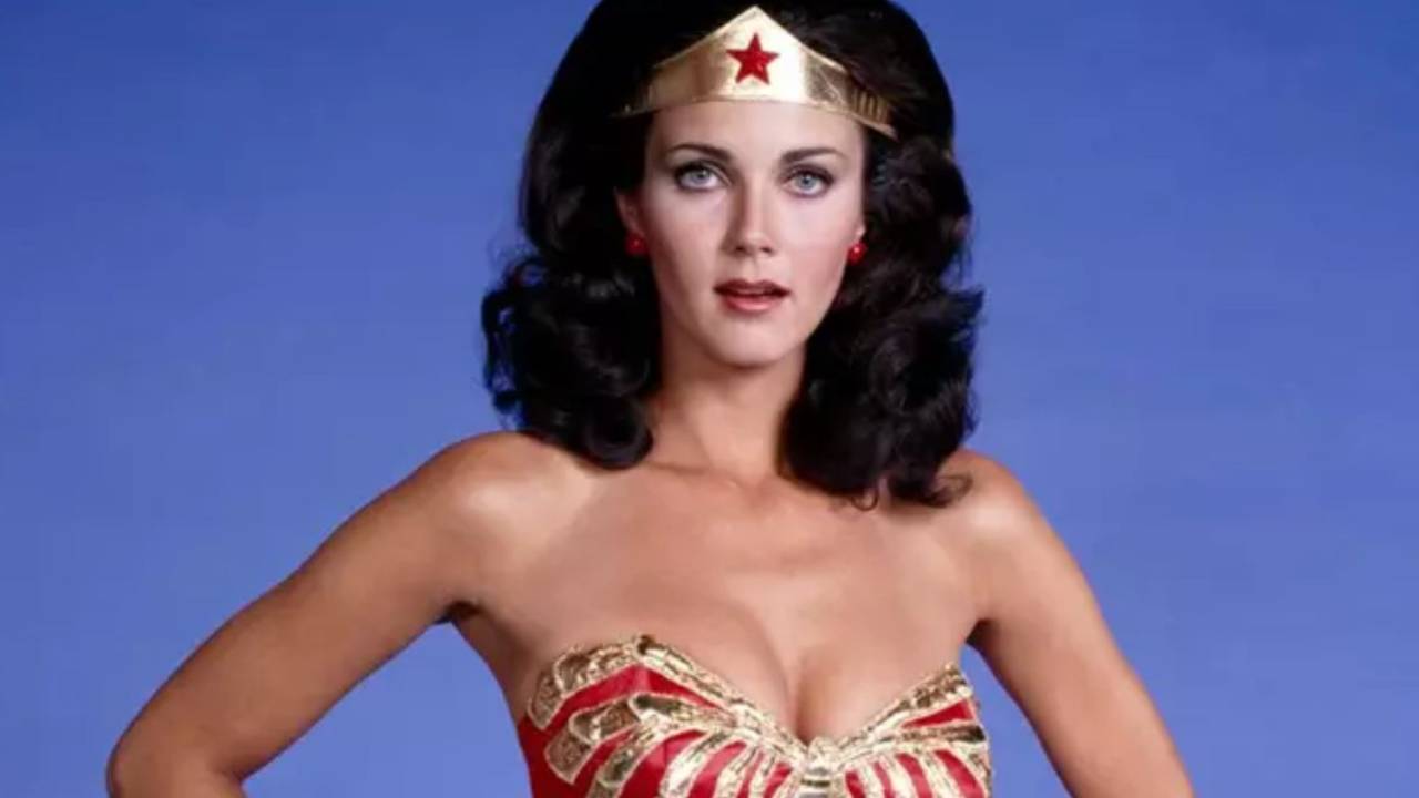 Lynda Carter como Mulher-Maravilha nos anos 1970