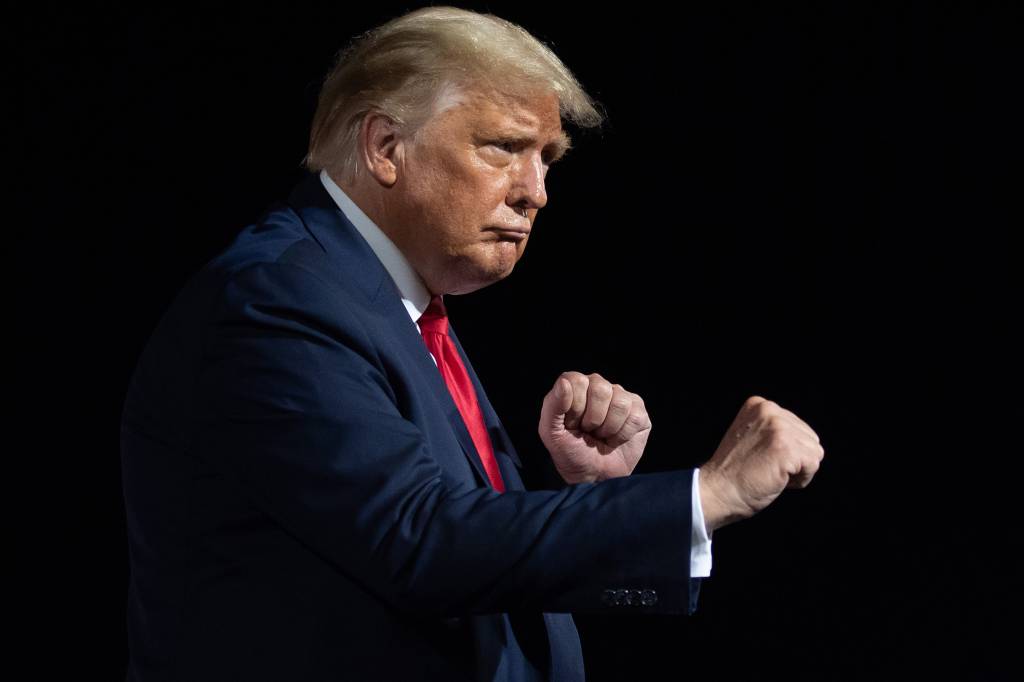 Volta dos que não foram: Ex-presidente Trump retorna a Washington