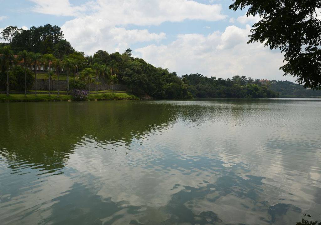 A barragem Sete Quedas, também chamada Cascatinha, em Mairiporã, no interior do Estado, que faz parte do Sistema Cantareira de abastecimento de água para a capital -