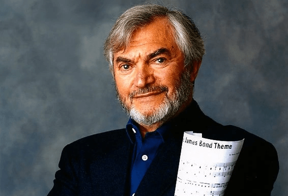 Monty Norman, compositor da música tema de James Bond, morre aos 94 anos