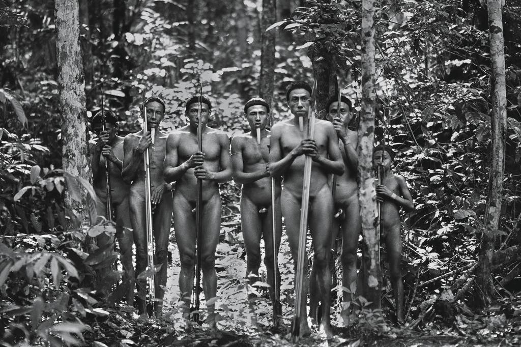 9-ARAQUEM-am_zoe040031_pb.jpg TERRA VIRGEM - Índios da etnia Zoé, no Pará: andanças por biomas converteram o fotógrafo em ativista ambiental -