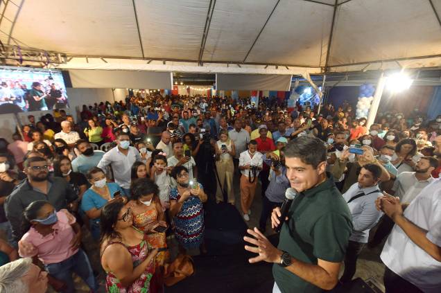 ACM Neto, candidato ao governo da Bahia pelo partido União Brasil, em campanha por municípios baianos, 05/2022. ACM Neto, candidato ao governo da Bahia pelo partido União Brasil, em campanha por municípios baianos, 05/2022.