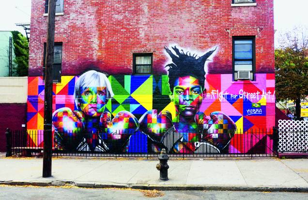 Eduardo Kobra, artísta plástico muralista, com obra no Brooklyn, na cidade de Nova York, EUA. 2014. Eduardo Kobra, artísta plástico muralista, com obra no Brooklyn, na cidade de Nova York, EUA. 2014.
