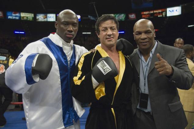 Antonio Tarver, Sylvester Stallone e Mike Tyson, no making off do filme "Rocky Balboa", de Sylverter Stallone, de 2006. Antonio Tarver, Sylvester Stallone e Mike Tyson, no making off do filme "Rocky Balboa", de Sylverter Stallone, de 2006.