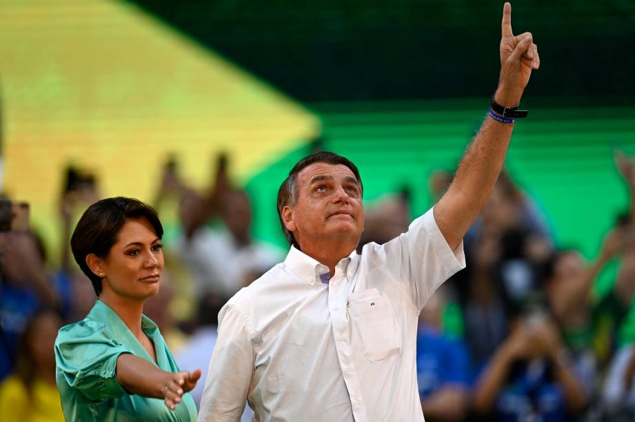 O presidente Jair Bolsonaro e a primeira-dama Michelle Bolsonaro, durante o lançamento de sua candidatura `a reeleição para presidente da República, durante a convenção nacional do Partido Liberal (PL),  realizada no ginásio do Maracanãzinho no Rio de Janeiro, em 24/07/2022.