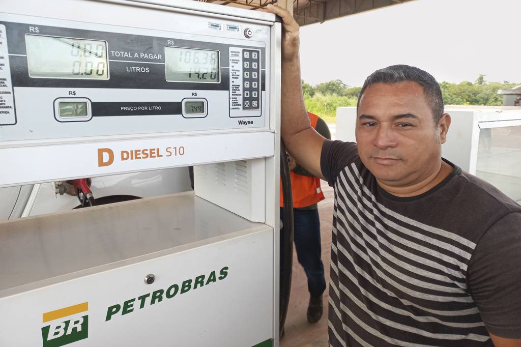 MACAPÁ—CAMINHONEIRO-ANTONIO-ALEXANDRE-FURTADO-3.jpg VOUCHER - Antônio: “Vou comprar 100 reais de comida e 900 de diesel” -