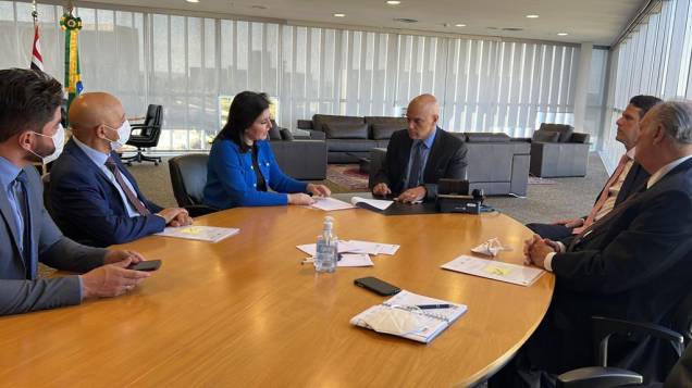 Simone Tebet durante o “Manifesto pela Paz nas Eleições” entregue ao ministro Alexandre de Moraes, presidente do Tribunal Superior Eleitoral (TSE), não se limita a propor um pacto de não agressão entre aos candidatos ao Planalto. 13/07/2022 Simone Tebet durante o “Manifesto pela Paz nas Eleições” entregue ao ministro Alexandre de Moraes, presidente do Tribunal Superior Eleitoral (TSE), não se limita a propor um pacto de não agressão entre aos candidatos ao Planalto. 13/07/2022