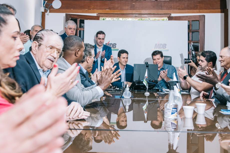 Lideranças do MDB, reunidos durante a convenção nacional do partido, em Brasília, 27/07/2022.